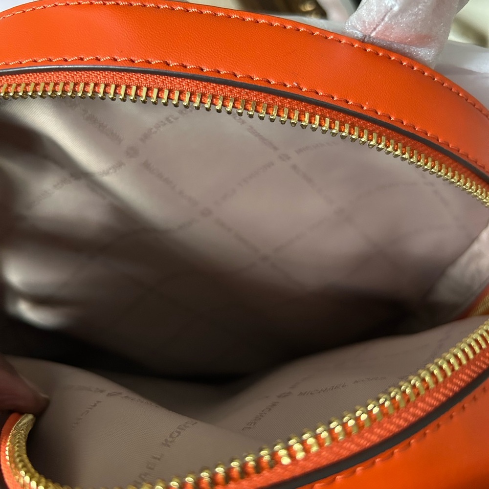 Michael Kors Signature Ombré Backpack NWT - Picture 9 of 10